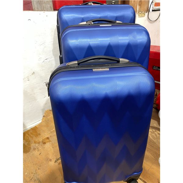 711 -- SAMSONITE 3 CASE SET