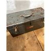 Image 4 : 713 -- TOOL KIT AND LUNCH BOX