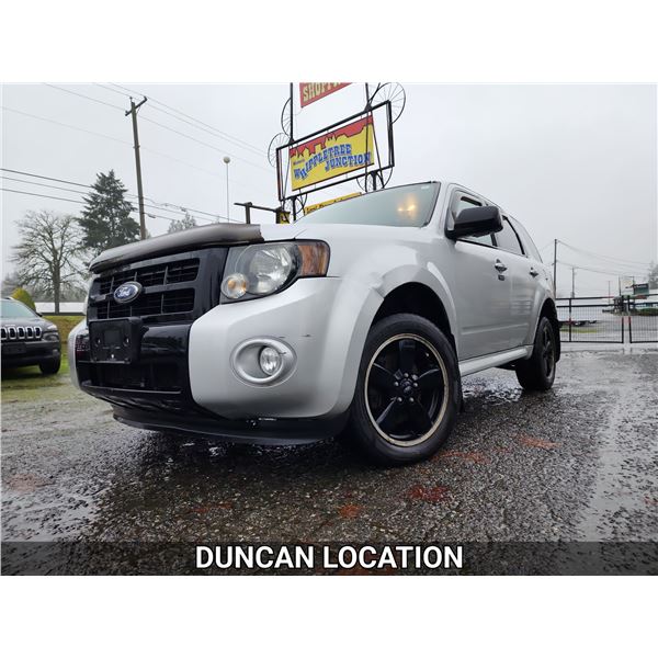 DUNCAN - 2010 FORD ESCAPE, SILVER, 137932 KMS, 4X4. - DB49067