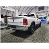 Image 14 : PARKSVILLE - 2015 RAM 1500 OUTDOORSMAN, WHITE, 233349 KMS, 4X4. - D678148