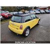 Image 10 : DUNCAN - 2003 MINI COOPER, YELLOW, 177280 KMS, FRONT WHEEL DRIVE. - DE15068