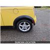 Image 17 : DUNCAN - 2003 MINI COOPER, YELLOW, 177280 KMS, FRONT WHEEL DRIVE. - DE15068