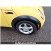 Image 21 : DUNCAN - 2003 MINI COOPER, YELLOW, 177280 KMS, FRONT WHEEL DRIVE. - DE15068