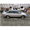 Image 12 : PARKSVILLE - 2005 FORD 500, SILVER, 61695 KMS, ALL WHEEL DRIVE. - B193939
