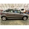 Image 11 : PARKSVILLE - 2010 MERCEDES B200, SILVER, 137588 KMS, FRONT WHEEL DRIVE. - D509223