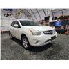 Image 8 : PARKSVILLE - 2013 NISSAN ROGUE, WHITE, 218590 KMS, FOUR WHEEL DRIVE. - B146425