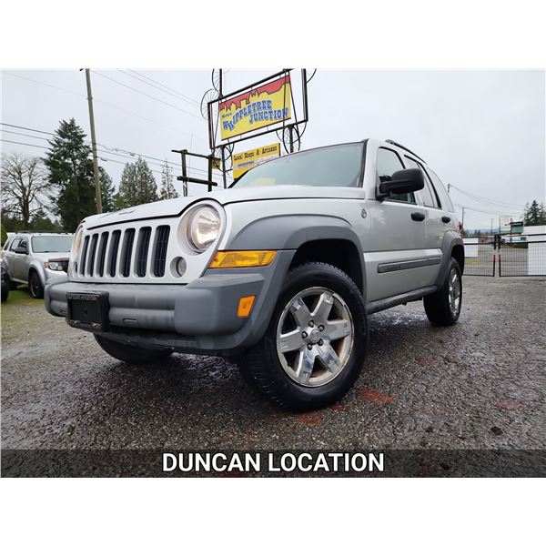 DUNCAN - 2005 JEEP LIBERTY, SILVER, 201738 KMS, 4X4. - D614690