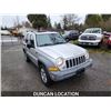 Image 6 : DUNCAN - 2005 JEEP LIBERTY, SILVER, 201738 KMS, 4X4. - D614690