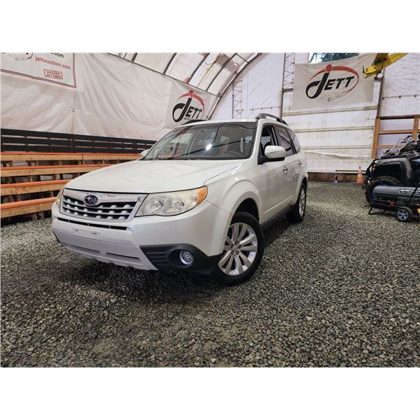 PARKSVILLE - 2011 SUBARU FORESTER, WHITE, 144258 KMS, ALL WHEEL DRIVE. - D722999