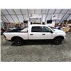 Image 12 : PARKSVILLE - 2015 RAM 1500 OUTDOORSMAN, WHITE, 233349 KMS, 4X4. - D678148