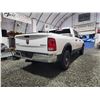 Image 14 : PARKSVILLE - 2015 RAM 1500 OUTDOORSMAN, WHITE, 233349 KMS, 4X4. - D678148