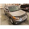 Image 10 : PARKSVILLE - 2011 HYUNDAI SANTE FE, GREY, 137772 KMS, FOUR WHEEL DRIVE. - D038101