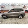 Image 23 : PARKSVILLE - 2011 HYUNDAI SANTE FE, GREY, 137772 KMS, FOUR WHEEL DRIVE. - D038101
