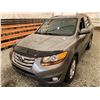 Image 3 : PARKSVILLE - 2011 HYUNDAI SANTE FE, GREY, 137772 KMS, FOUR WHEEL DRIVE. - D038101