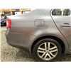 Image 26 : PARKSVILLE - 2006 VOLKSWAGEN JETTA 153038 KMS GREY FRONT WHEEL DRIVE - D615470
