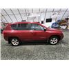 Image 11 : PARKSVILLE - 2012 JEEP COMPASS, RED, 184079 KMS, FOUR WHEEL DRIVE. NO RESERVE. - B525120