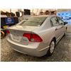 Image 14 : PARKSVILLE - 2007 HONDA CIVIC DX, GREY, 144560 KMS, FRONT WHEEL DRIVE. - B036582