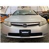 Image 4 : PARKSVILLE - 2007 HONDA CIVIC DX, GREY, 144560 KMS, FRONT WHEEL DRIVE. - B036582
