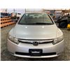 Image 5 : PARKSVILLE - 2007 HONDA CIVIC DX, GREY, 144560 KMS, FRONT WHEEL DRIVE. - B036582