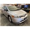 Image 8 : PARKSVILLE - 2007 HONDA CIVIC DX, GREY, 144560 KMS, FRONT WHEEL DRIVE. - B036582