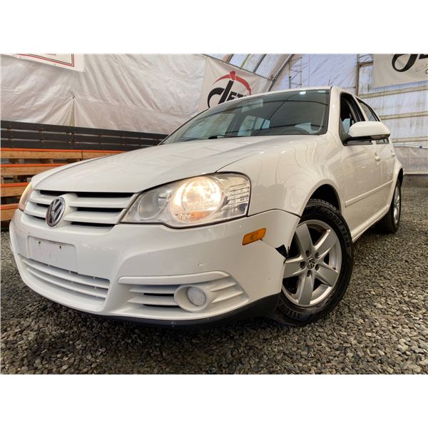 PARKSVILLE - 2008 VOLKSWAGEN GOLF, WHITE, 224211 KMS, FRONT WHEEL DRIVE. - D011941