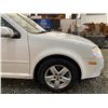 Image 25 : PARKSVILLE - 2008 VOLKSWAGEN GOLF, WHITE, 224211 KMS, FRONT WHEEL DRIVE. - D011941