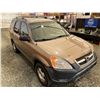 Image 10 : PARKSVILLE - 2002 HONDA CRV, GOLD, 337493 KMS, FOUR WHEEL DRIVE. - B815561