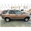 Image 11 : PARKSVILLE - 2002 HONDA CRV, GOLD, 337493 KMS, FOUR WHEEL DRIVE. - B815561