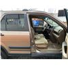 Image 36 : PARKSVILLE - 2002 HONDA CRV, GOLD, 337493 KMS, FOUR WHEEL DRIVE. - B815561