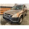 Image 3 : PARKSVILLE - 2002 HONDA CRV, GOLD, 337493 KMS, FOUR WHEEL DRIVE. - B815561