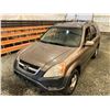 Image 4 : PARKSVILLE - 2002 HONDA CRV, GOLD, 337493 KMS, FOUR WHEEL DRIVE. - B815561