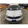 Image 7 : PARKSVILLE - 2012 KIA RIO LX, SILVER, 283646 KMS, FRONT WHEEL DRIVE. - D073639