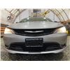 Image 5 : PARKSVILLE - 2015 CHRYSLER 200, SILVER, 200245 KMS, FRONT WHEEL DRIVE. - D718266