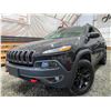 Image 1 : PARKSVILLE - 2016 JEEP TRAILHAWK, BLACK, 205772 KMS, FOUR WHEEL DRIVE. - D354287
