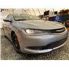 Image 8 : PARKSVILLE - 2017 CHRYSLER 200 LX, GREY, 178379 KMS, FRONT WHEEL DRIVE. - D507577