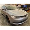 Image 9 : PARKSVILLE - 2017 CHRYSLER 200 LX, GREY, 178379 KMS, FRONT WHEEL DRIVE. - D507577