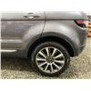 Image 29 : PARKSVILLE - 2016 LAND ROVER RANGE ROVER EVOQUE, GREY, 142508 KMS, ALL WHEEL DRIVE. - D143352