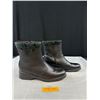 Image 2 : New Pair of Womens Naturalizer Winter Boots Size 8 Never Worn
