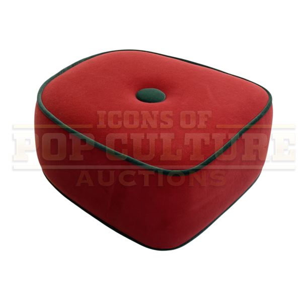 How the Grinch Stole Christmas – Whoville Seat Cushion – H4-244