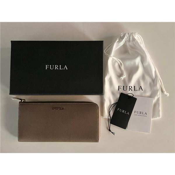 Furla Babylon XL Zip around L Wallet