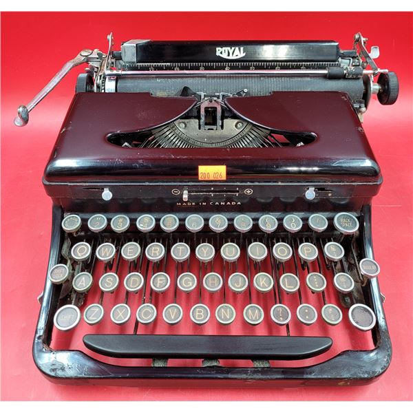 VTG Royal Typewriter Made in Canada