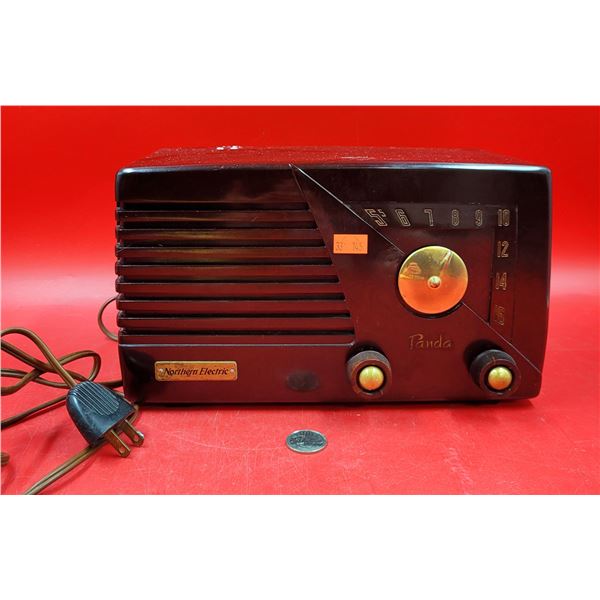 Northern Electric Panda 5404 Tube Radio