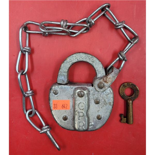 VTG Canadian Pacific Railway Padlock w/ Chain & Key
