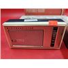 Image 2 : Koyo AM-62 Six Transistor Portable Radio w/ Case
