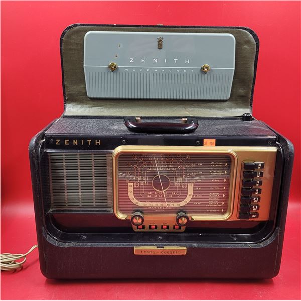 Zenith Trans-Oceanic Wave Magnet Portable Tube Radio