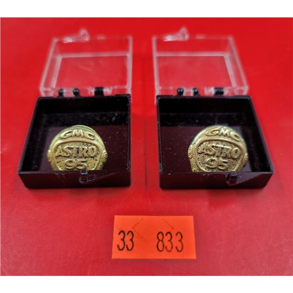 2 GMC Astro 95 Pins