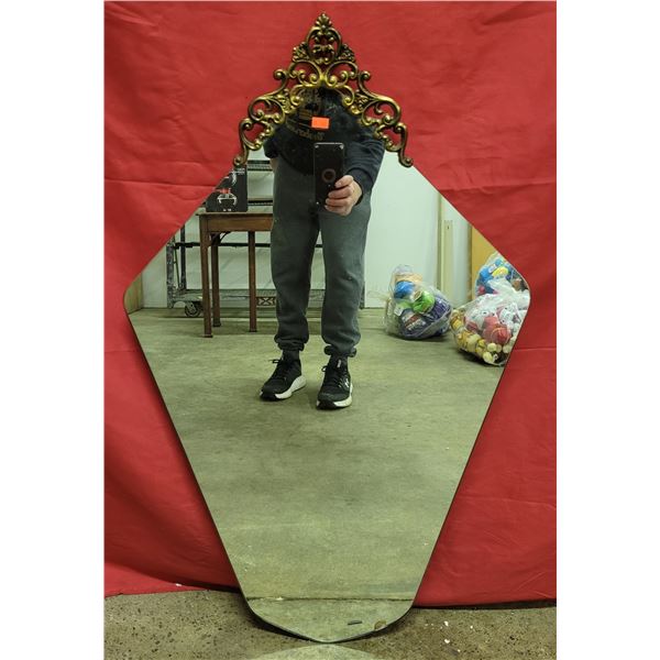 VTG Diamond-Shaped Ornate Mirror