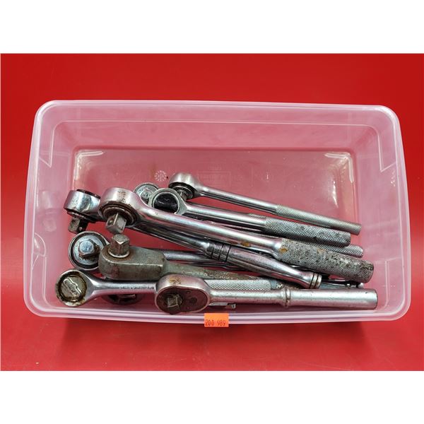 Lot of Ratcheting Socket Wrenches (Husky, etc.)