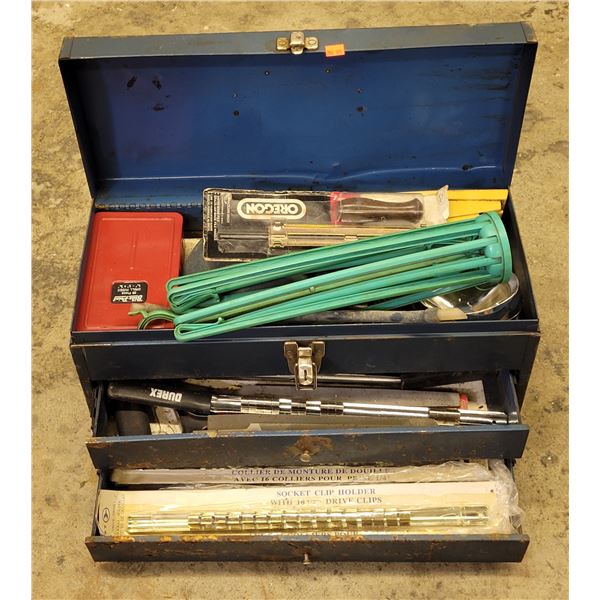Metal Toolbox w/ Assorted Tools