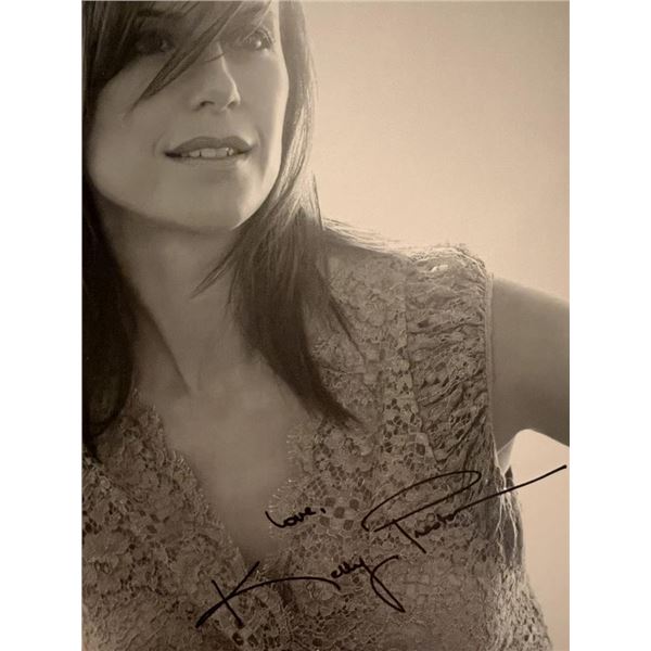 Kelly Preston facsimile signed photo. 5x7 inches